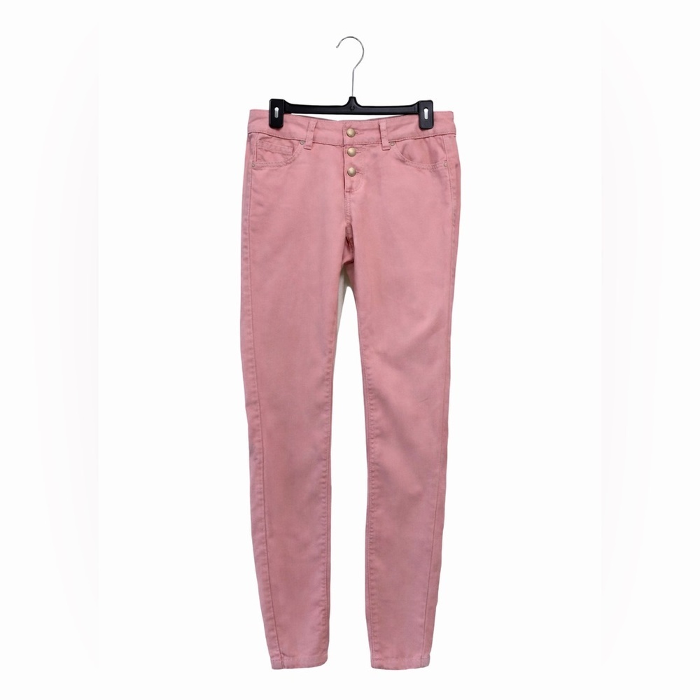 Wax Jean Junior’s size 7 pink skinny jeans. Three-button front. Tapered Ankle.